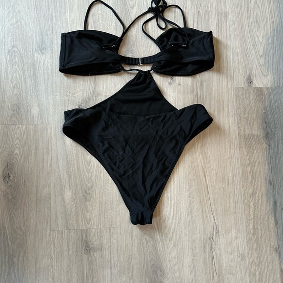 Abercrombie Cut Out One Piece - Picture 2 of 3